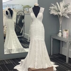 Allure Bridals White Lace Wedding Dress